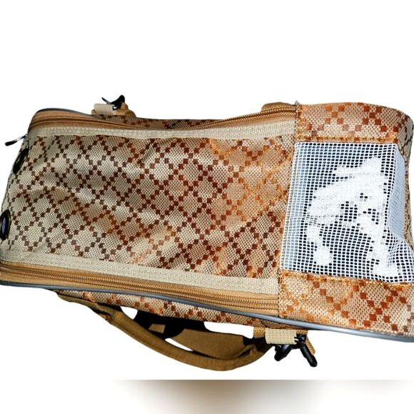 Do Do Pet, cream, and brown small pet carrier with handles and shoulder strap - Picture 2 of 7